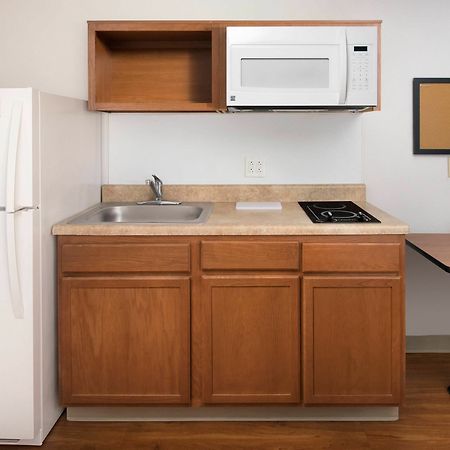 Extended Stay America Select Suites - Cleveland - Airport 페어뷰공원 외부 사진