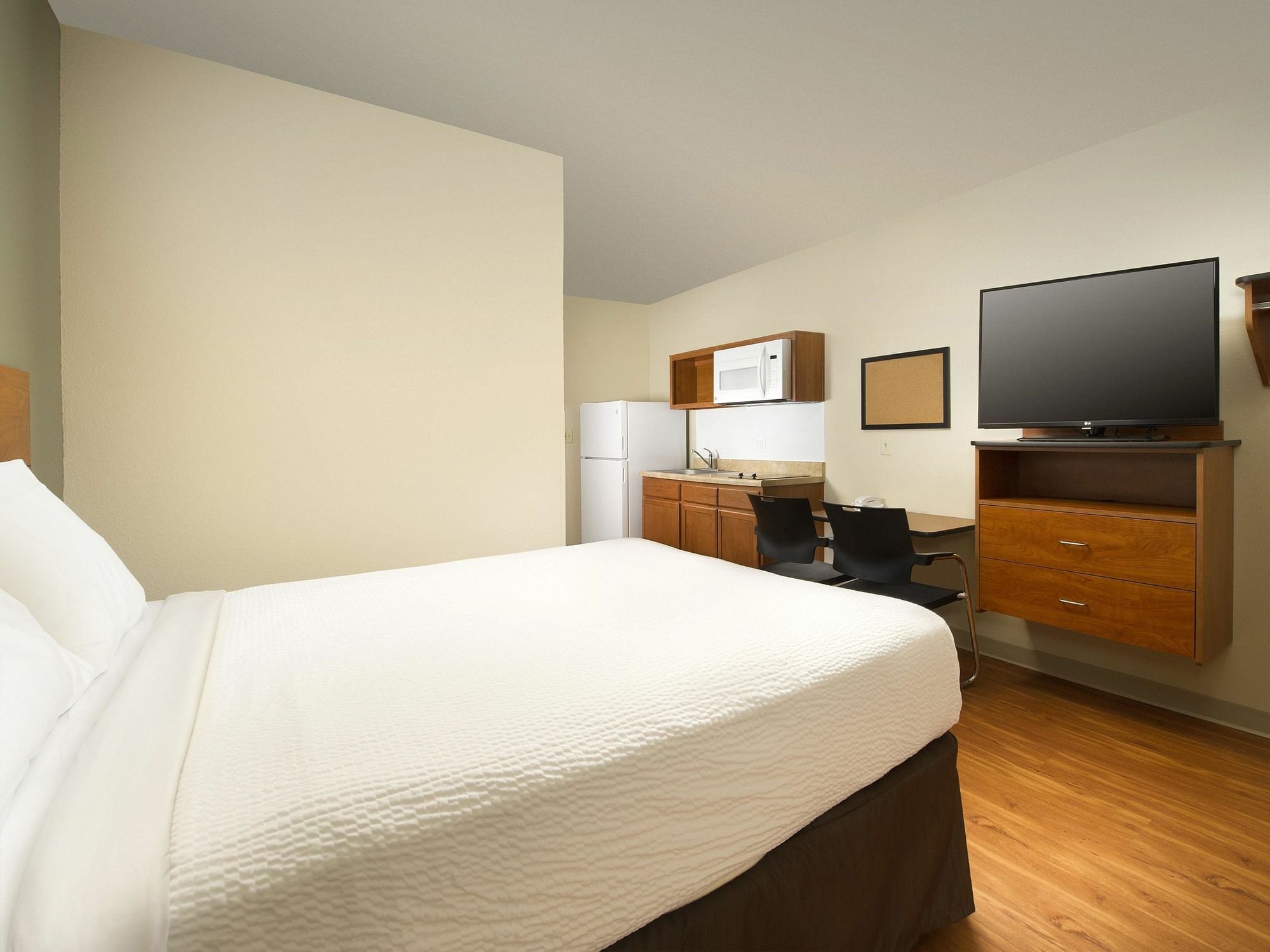 Extended Stay America Select Suites - Cleveland - Airport 페어뷰공원 외부 사진